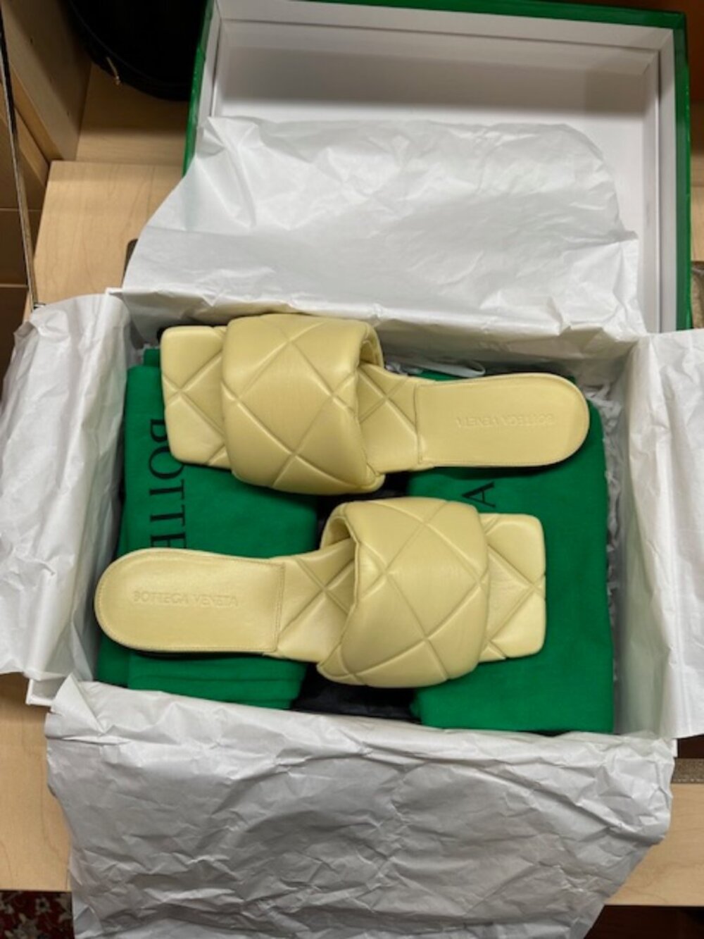 Bottega Veneta Leather Size 38 Yellow Leather Slides. - Picture 6 of 6